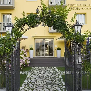 viktoria-palace.hotelslidodijesolo.com/